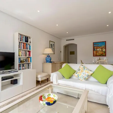 Beautiful Penthouse With Solarium Apartment *